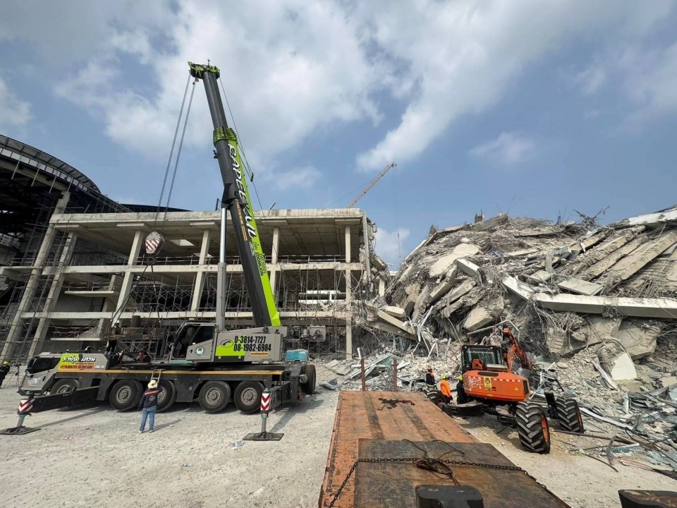 รถเครน600ตัน